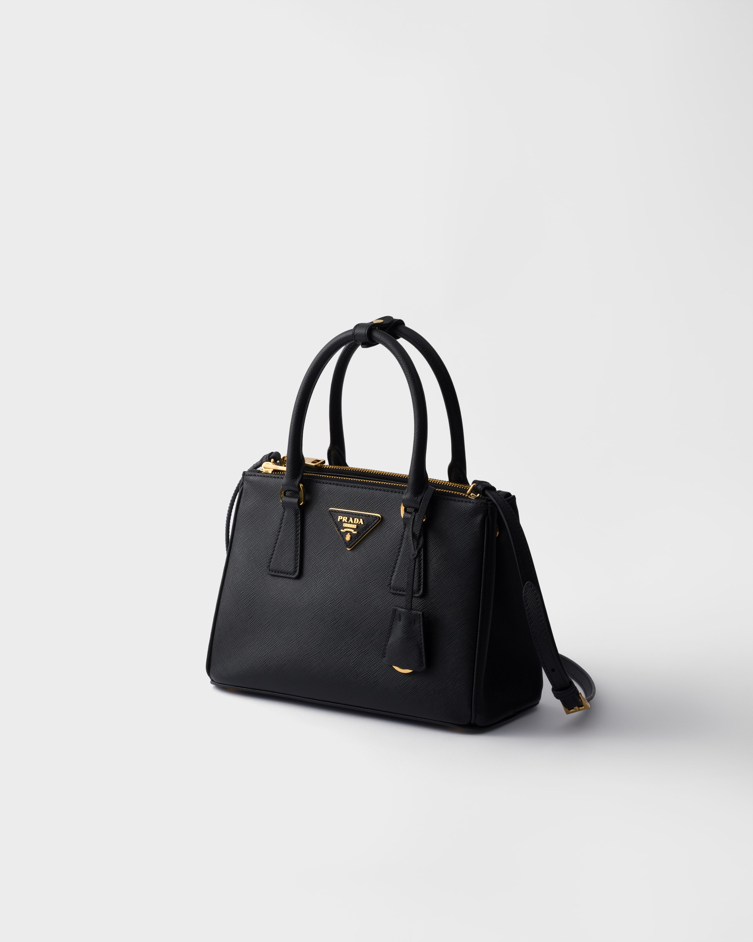 Маленькая сумка Prada Galleria из сафьяновой кожи Prada, черный — фото 3