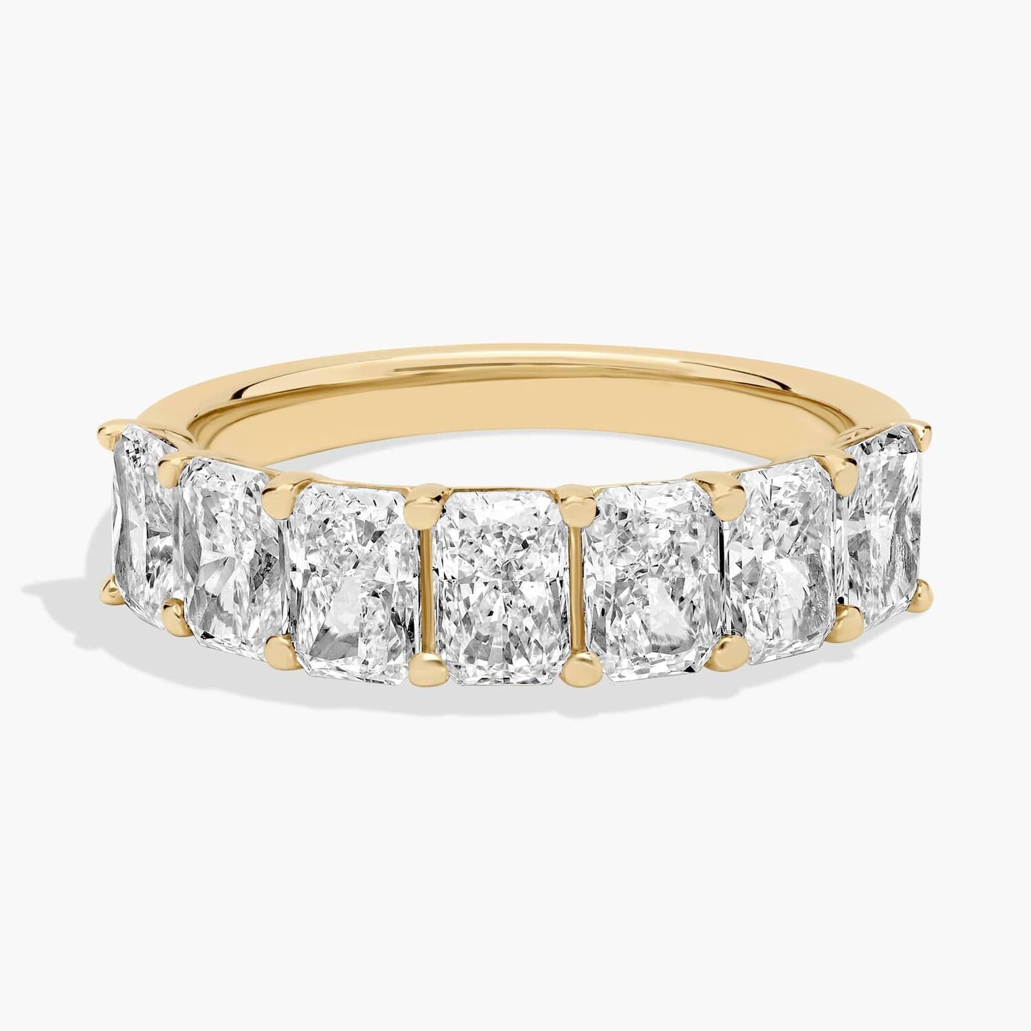

Кольцо с семью бриллиантами Radiant Lab Grown Stone из 14-каратного желтого золота (3 карата Tw. - FG / VS2-SI1) Blue Nile