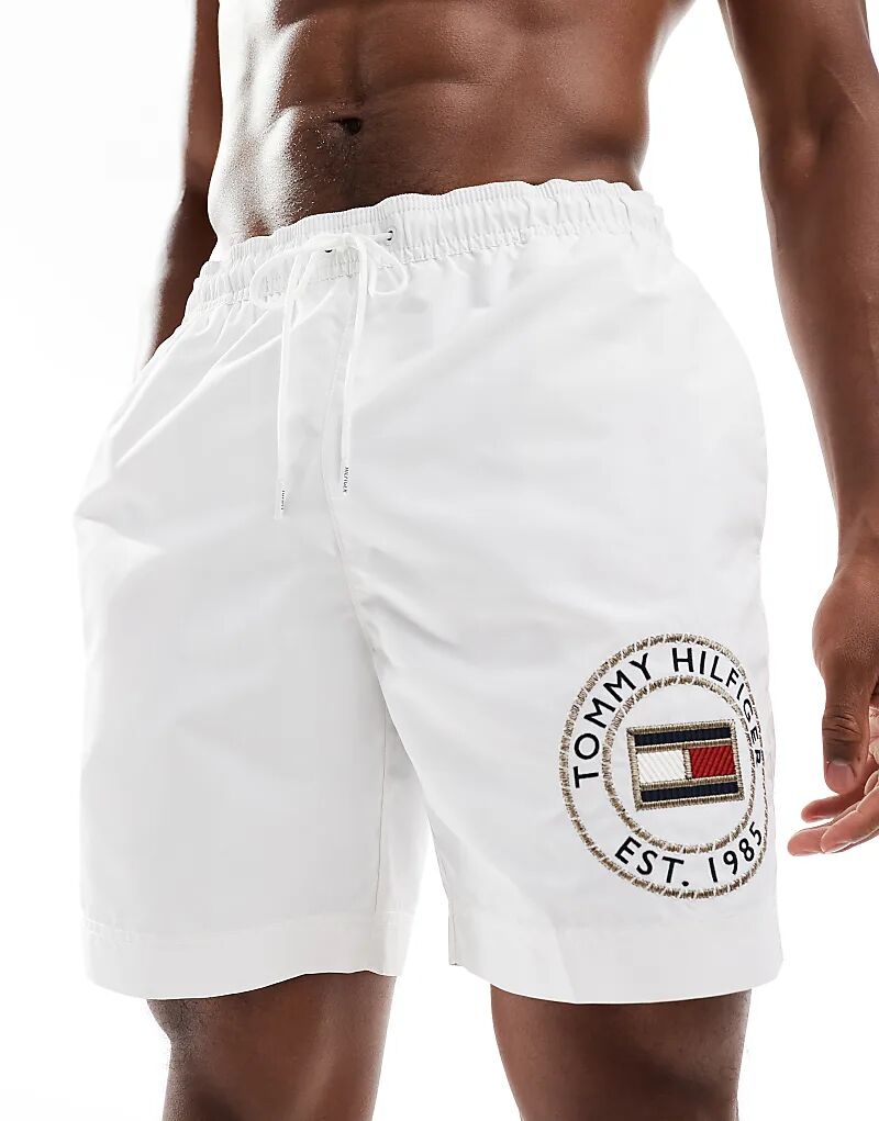 

Плавки-шорты с длинными шнурками и логотипом белого цвета Tommy Hilfiger