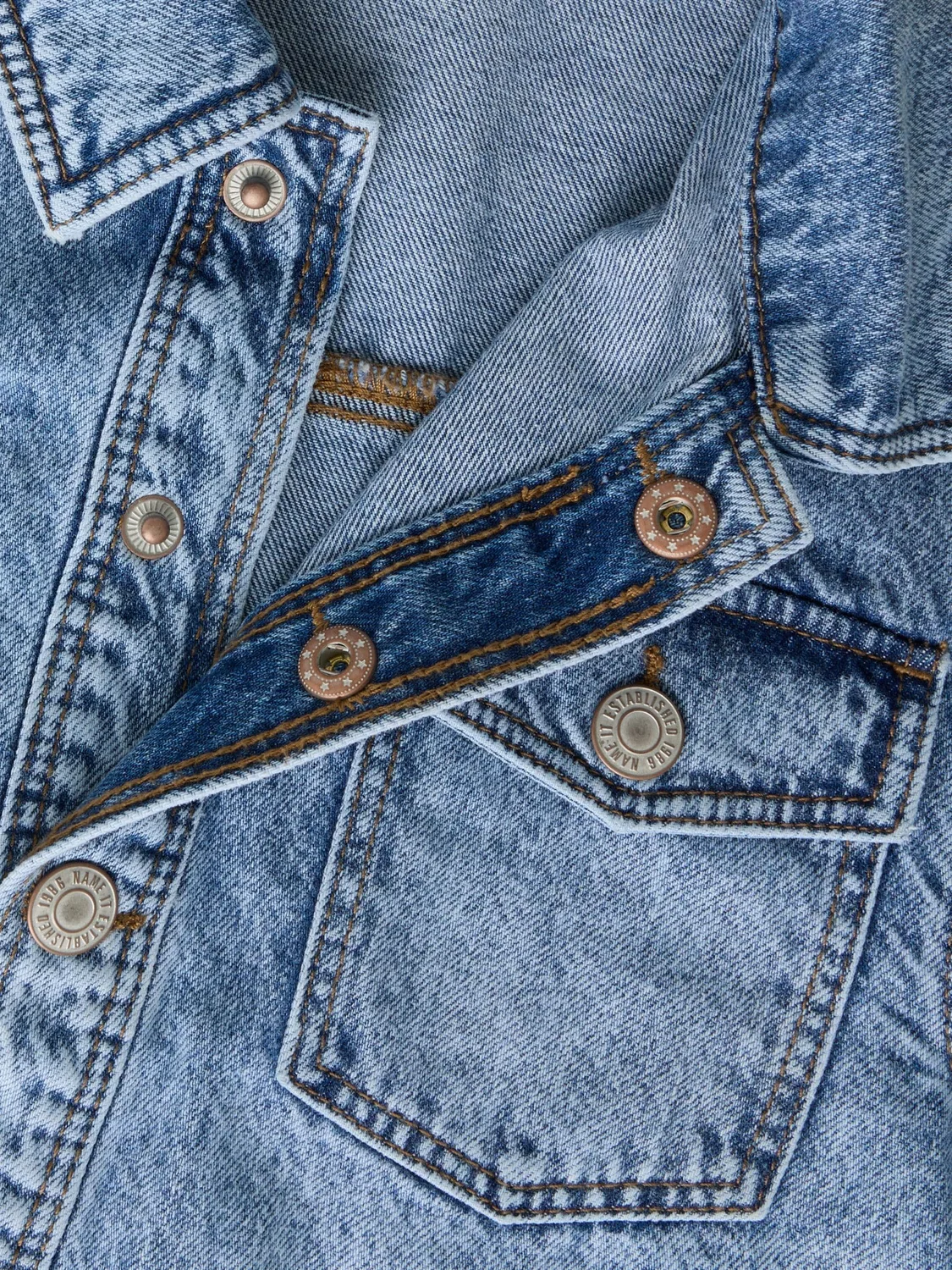 Джинсовая рубашка с потертостями, Name it, light blue bleached denim — фото 4