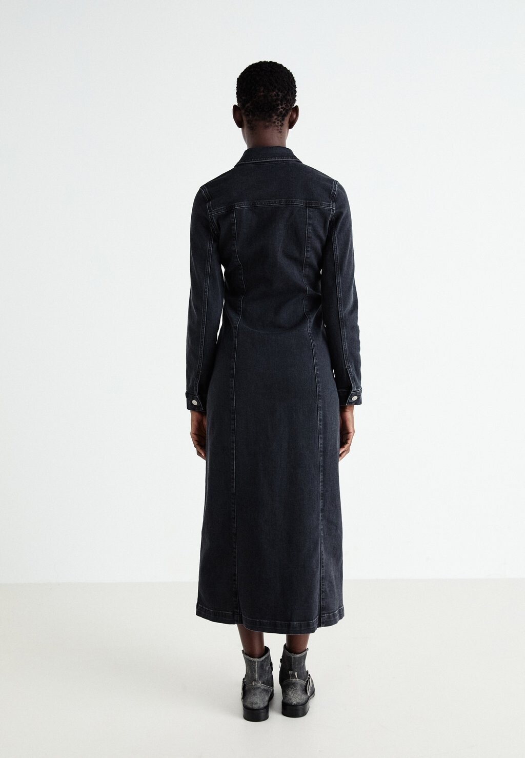 

Платье из денима SLFROBY LONG DRESS Selected Femme, черный деним