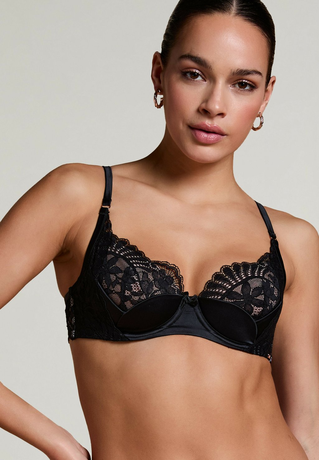 

Бюстгальтер на косточках Hunkemöller, черный