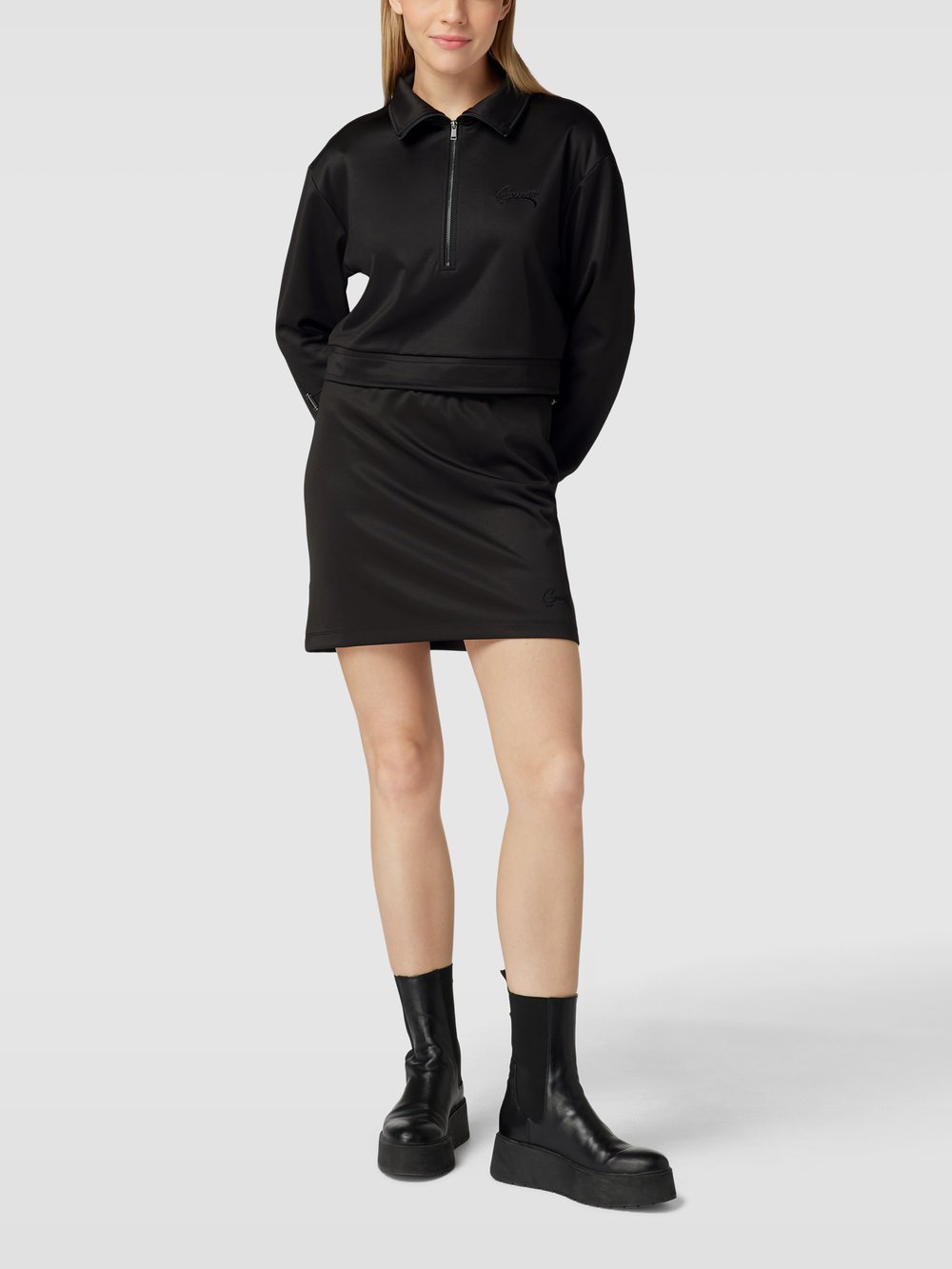 

Мини-юбка с вышитыми этикетками, модель «КРИСТИНА» Guess, черный
