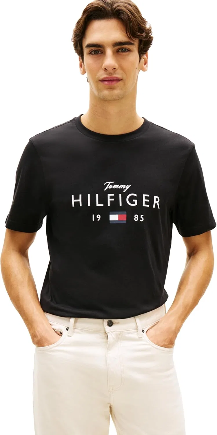 Мужская хлопковая футболка с коротким рукавом Tommy Hilfiger с графическим принтом, надписью и логотипом в виде флага