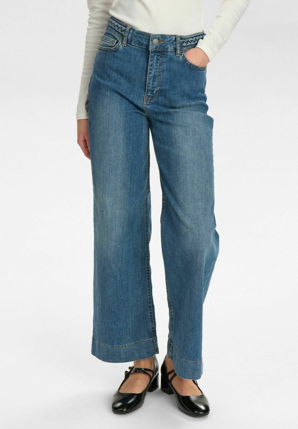 

Джинсы прямого кроя Nümph, цвет Light Denim Blue