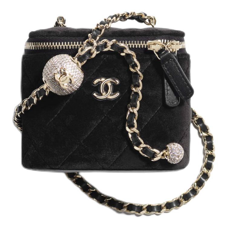 

CHANEL Вельюровая косметичка золотистая металлическая через плечо с аппликацией