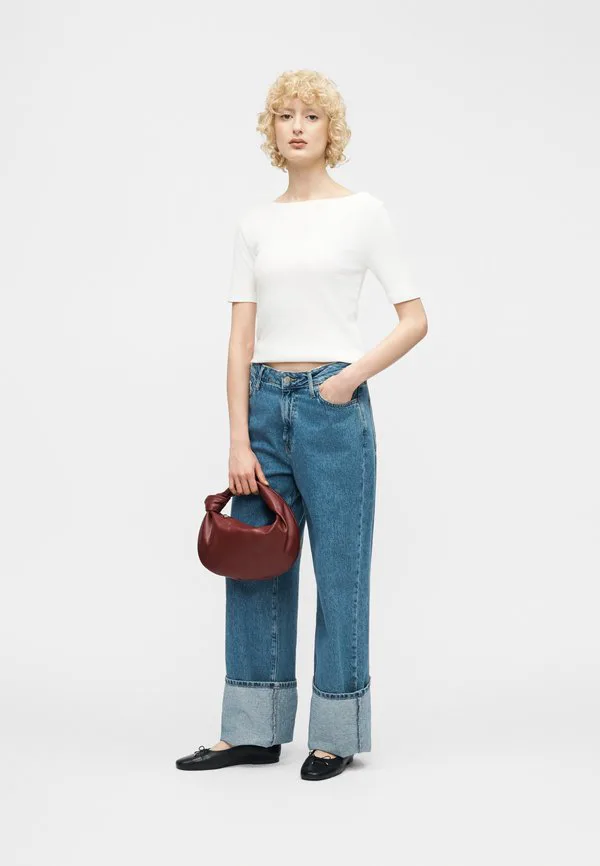 Современная базовая футболка с изображением лодки Gap, New Off White — фото 2