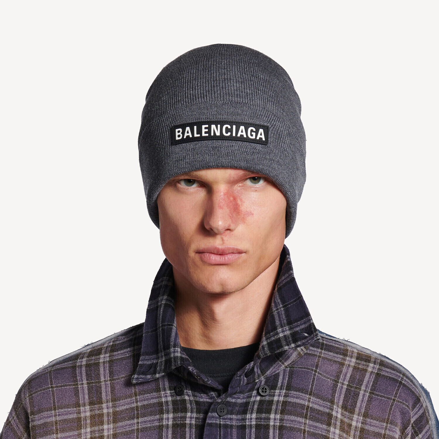 Мужская шапка с нашивкой серого цвета BALENCIAGA, серый — фото 4