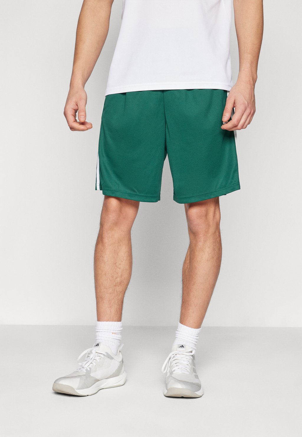 

Спортивные шорты TRAIN ESSENTIALS STRIPES adidas Performance, зеленый
