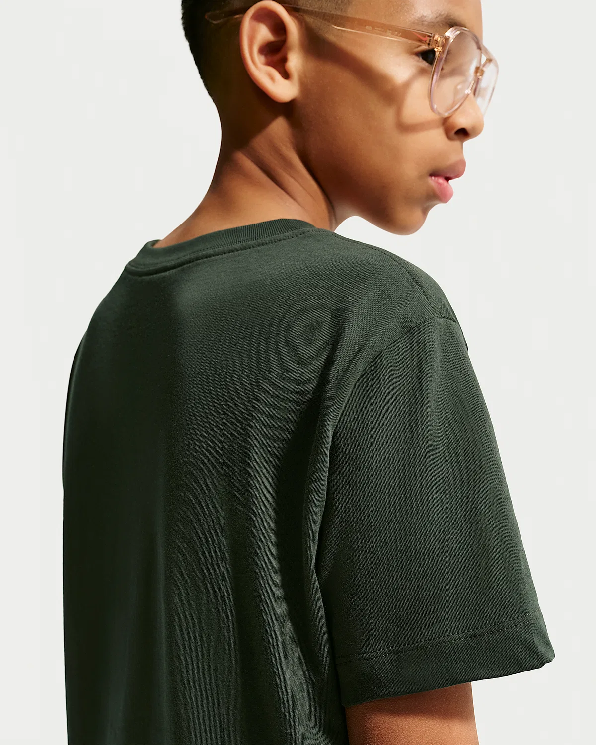 Детская футболка Nike Sportswear, Black Spruce — фото 2