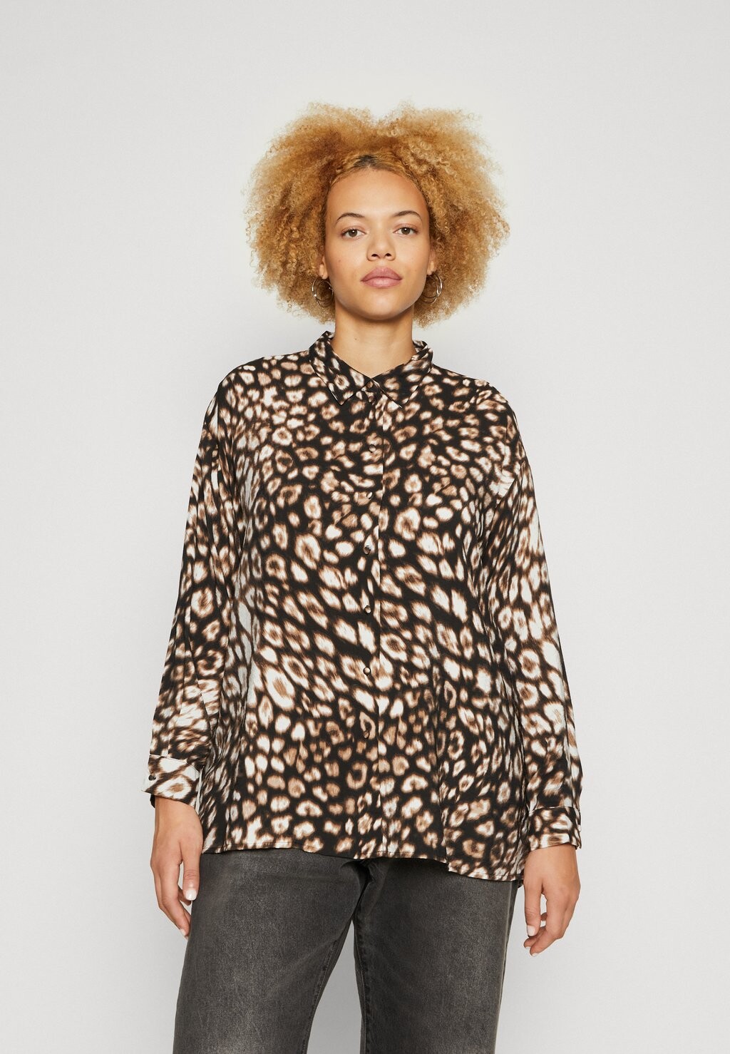 

Рубашка Vero Moda Curve СВОБОДНАЯ РУБАШКА VMCJOSIE RIKA, цвет black