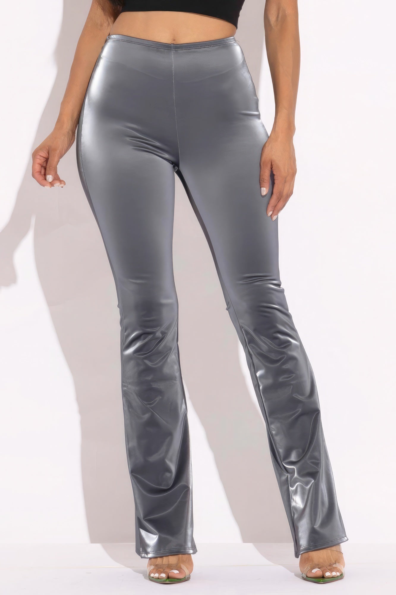 

FASHNZFAB бархатные расклешенные брюки из искусственной кожи, цвет charcoal