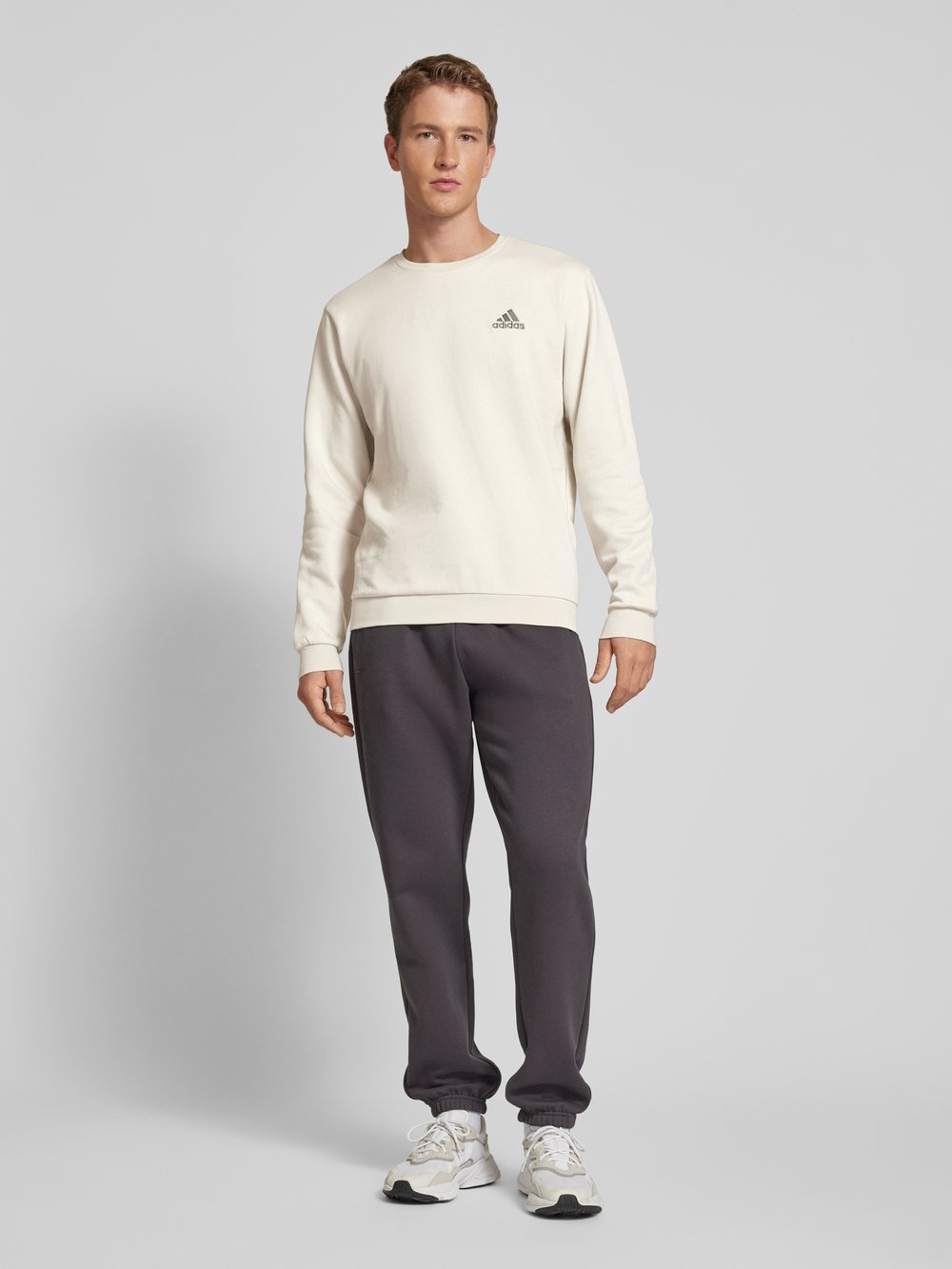 

Толстовка с вышитым логотипом ADIDAS SPORTSWEAR, песочный