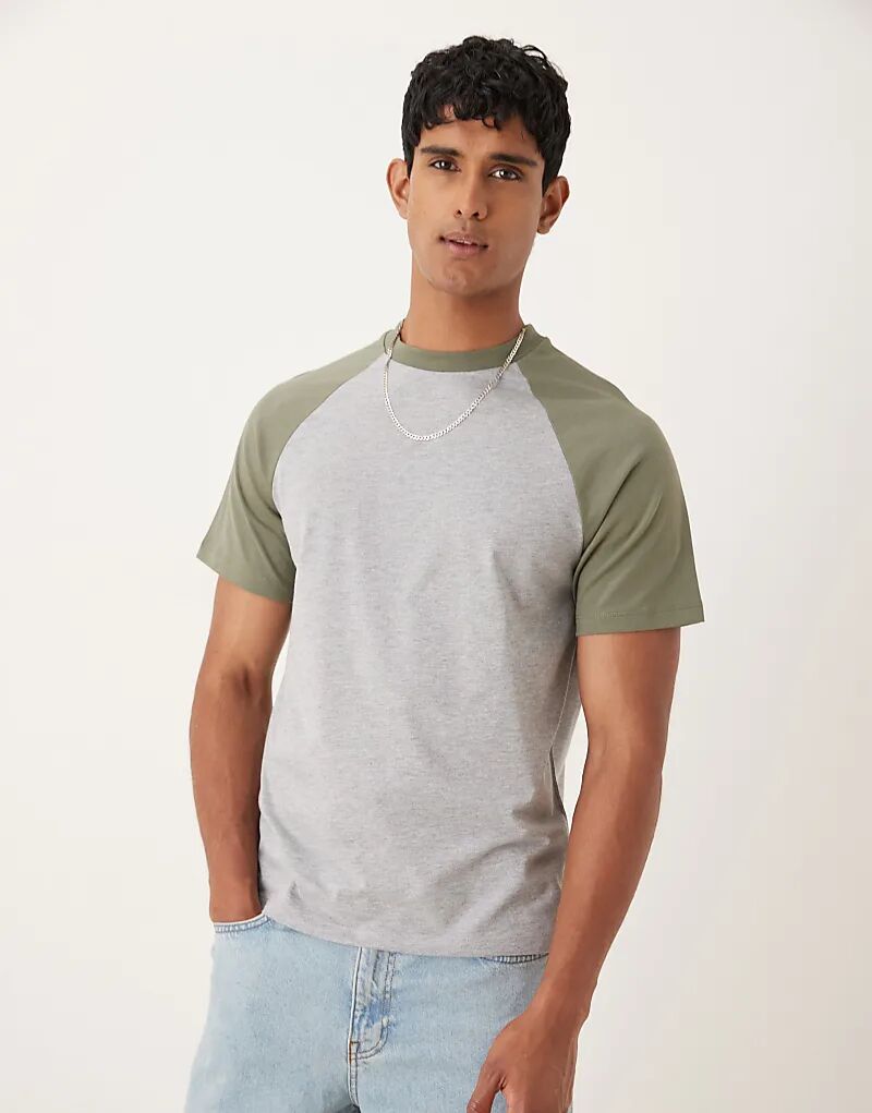 

Футболка ASOS DESIGN с круглым вырезом и контрастной отделкой серого цвета