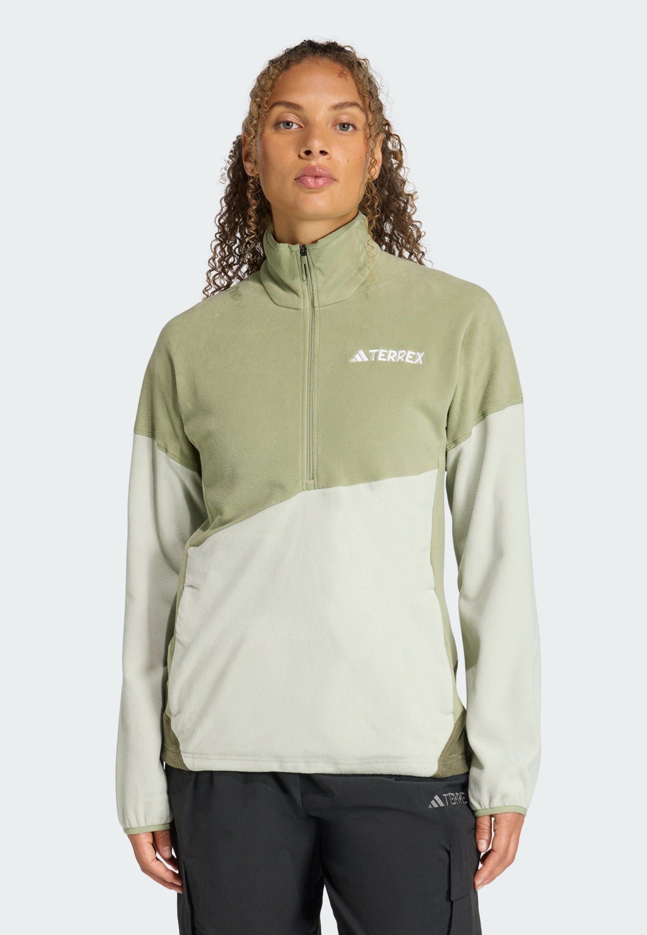 ADIDAS TERREX Спортивный свитшот в зеленом цвете — фото 2
