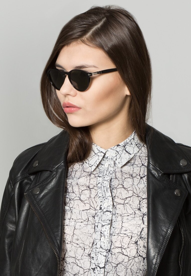 

Солнцезащитные очки Persol, черный