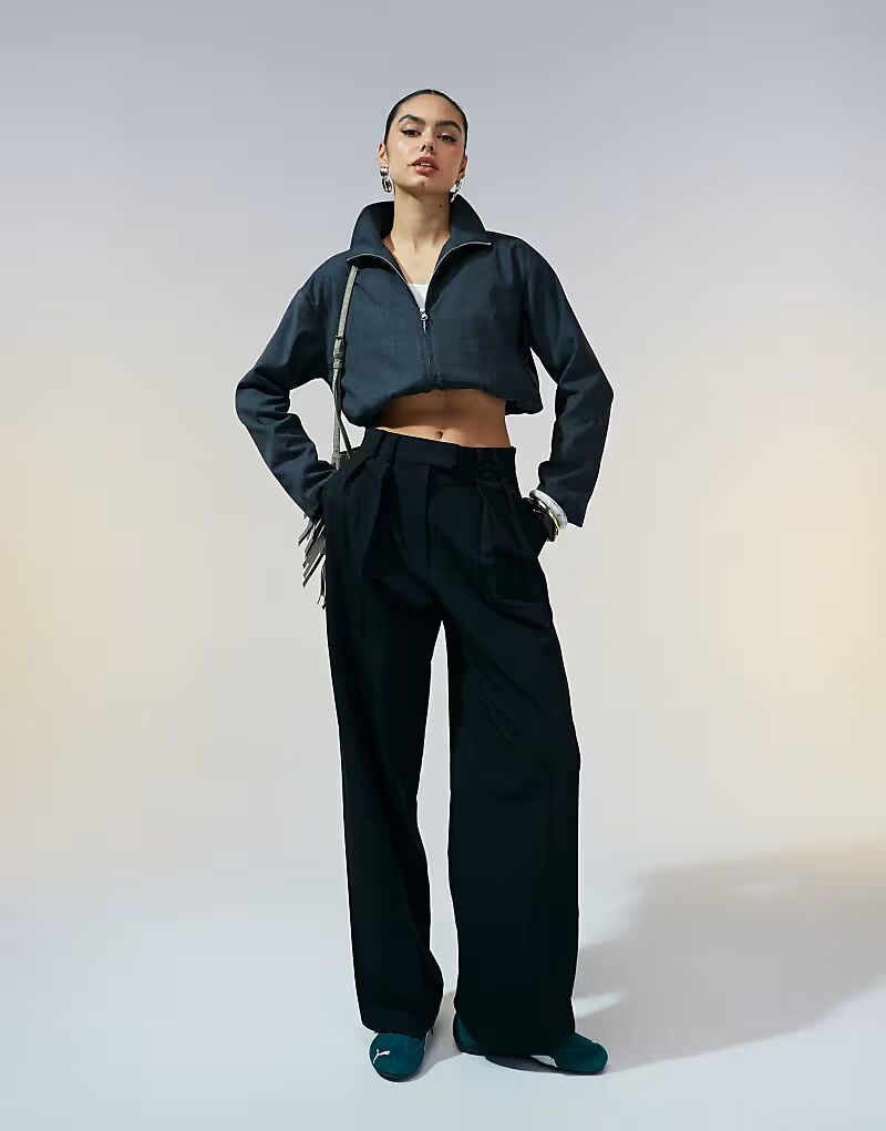 

Широкие брюки ASOS DESIGN с защипами черного цвета