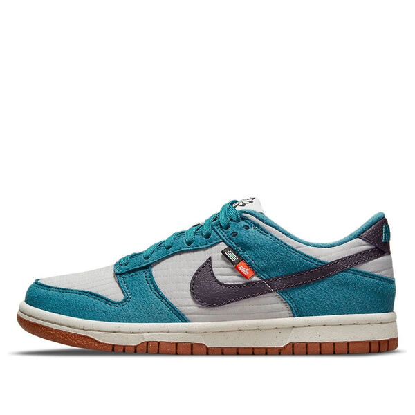 

Кроссовки dunk low se next nature Nike, серый