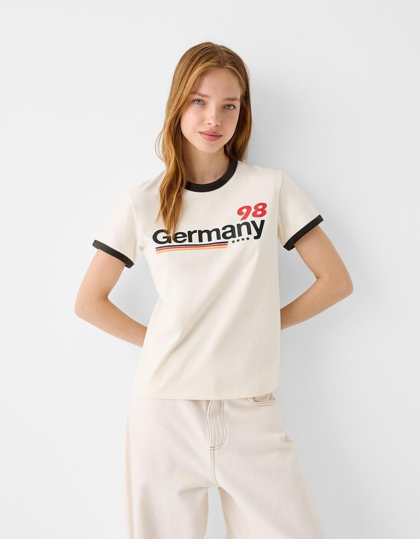 

Спортивная футболка с коротким рукавом и контрастной отделкой Bershka, бежевый