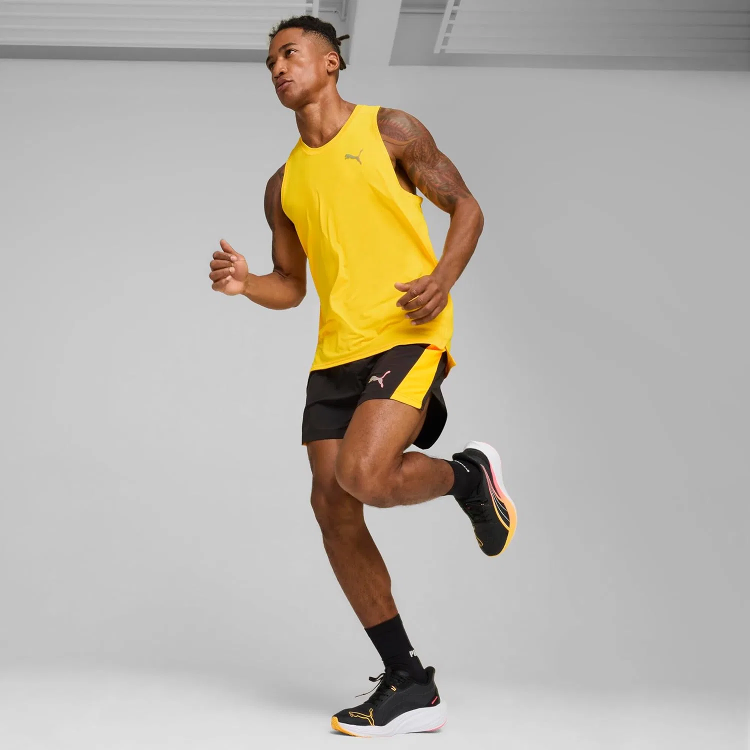 Беговые кроссовки Puma Unisex Darter Pro Street, Puma Black Sun Stream — фото 3