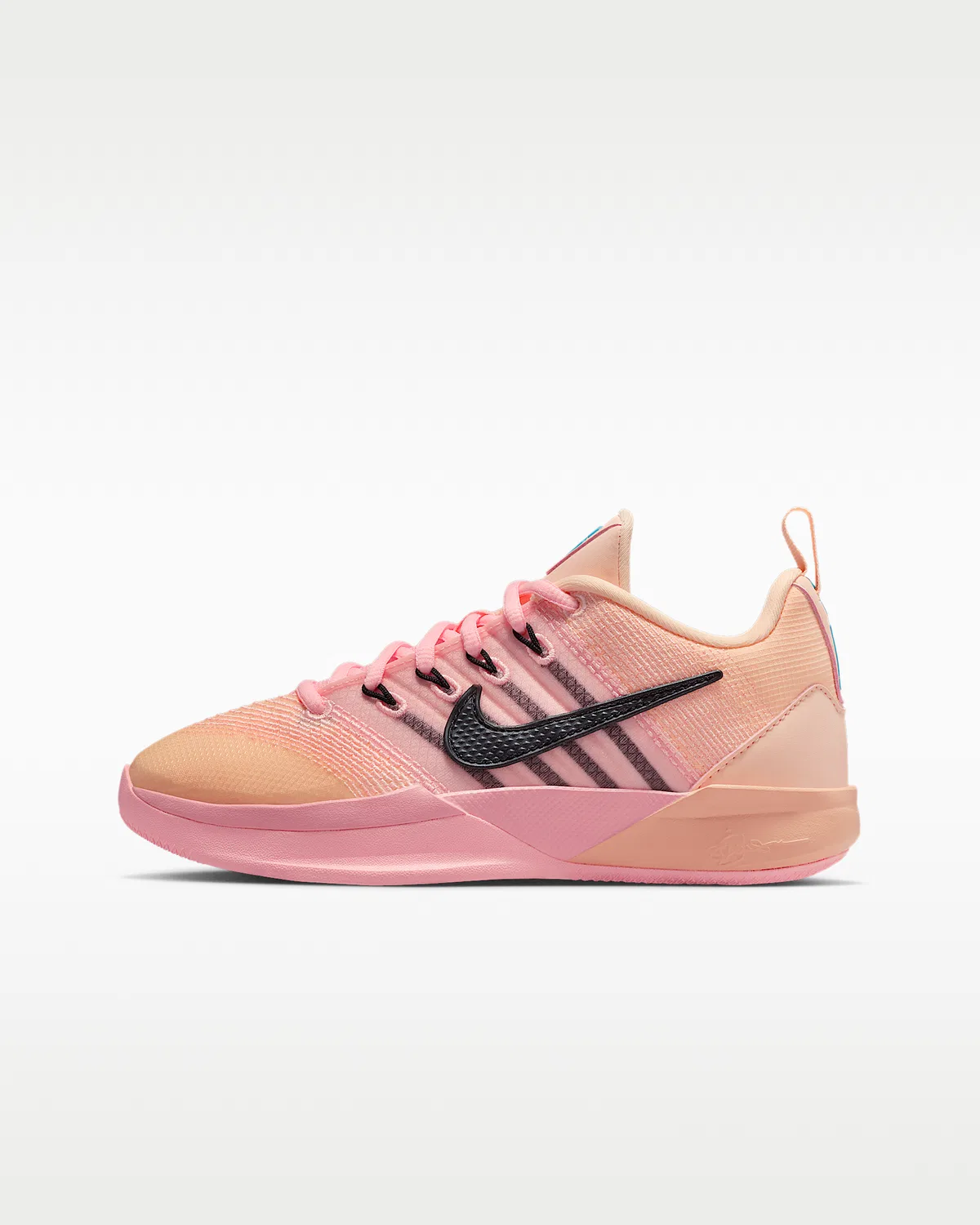 Детские баскетбольные кроссовки Sabrina 3 "Twin", Crimson Tint/Arctic Punch/Light Current Blue/Black