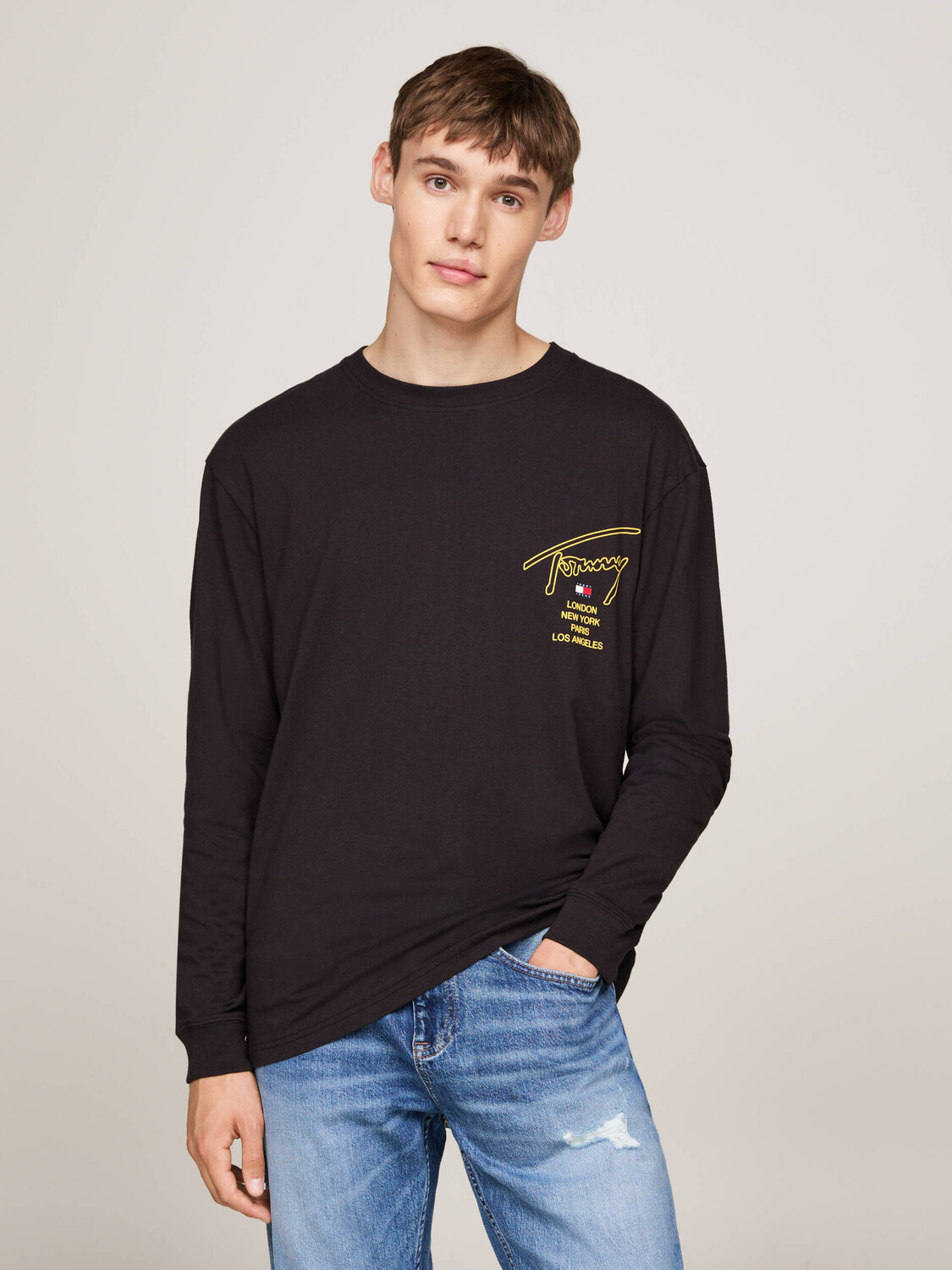 

Лонгслив Tommy Jeans Regular Fit, черный