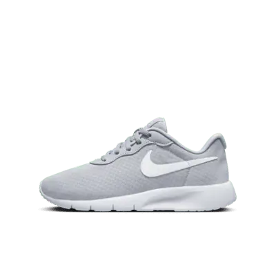 

Кроссовки Nike Tanjun EasyOn, цвет Wolf Grey/White/White