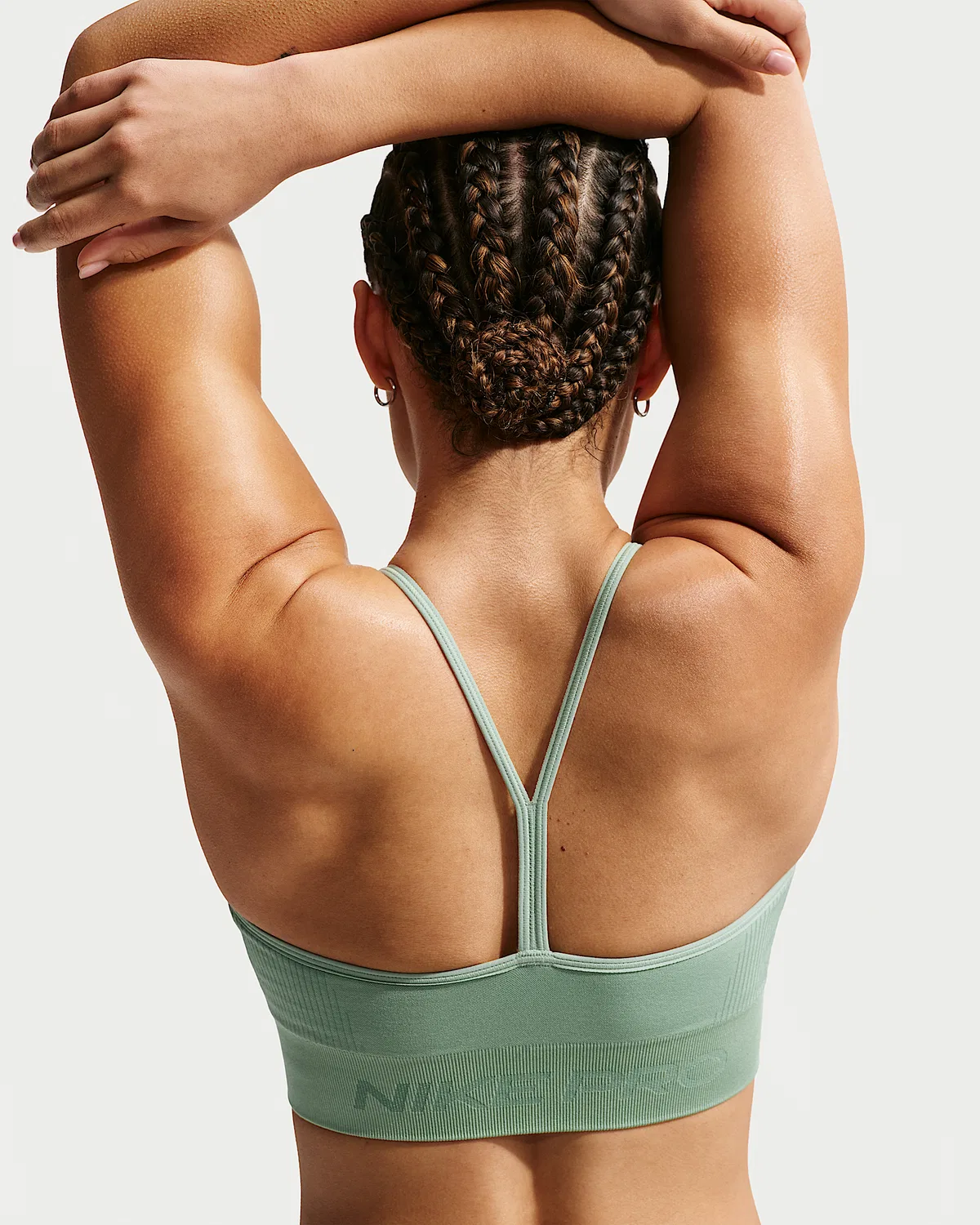 Женский спортивный бюстгальтер Nike Pro Seamless с легкой поддержкой и чашками, Steam — фото 2
