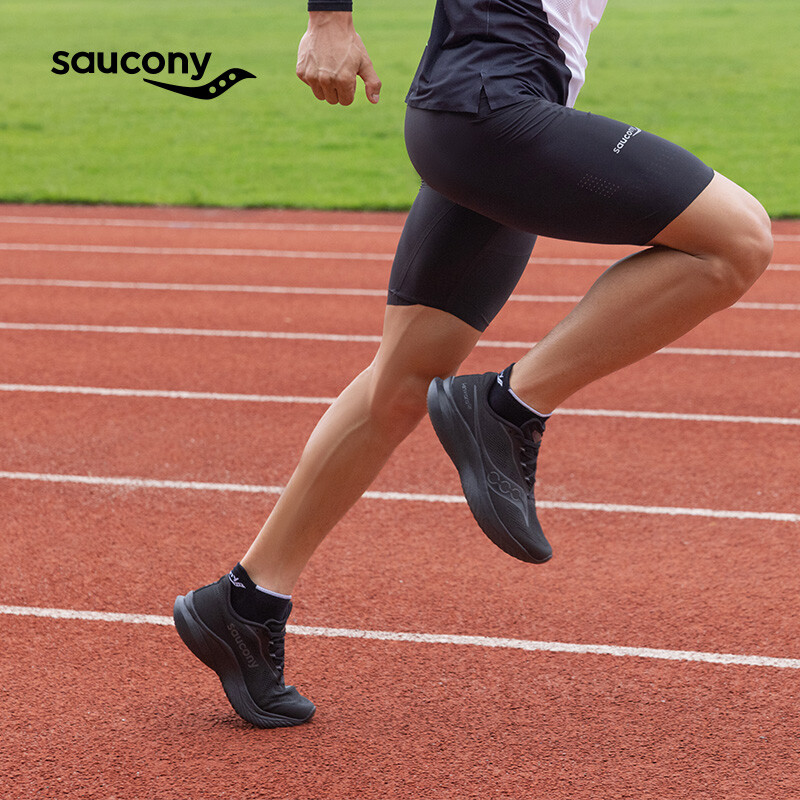 Кроссовки мужские Kinvara 15 с низким верхом, черные Saucony — фото 2