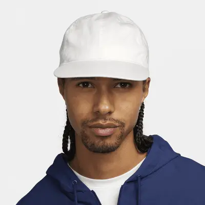 

Бейсболка Nike Club Unstructured Flat Bill Cap, цвет Sail/Sail