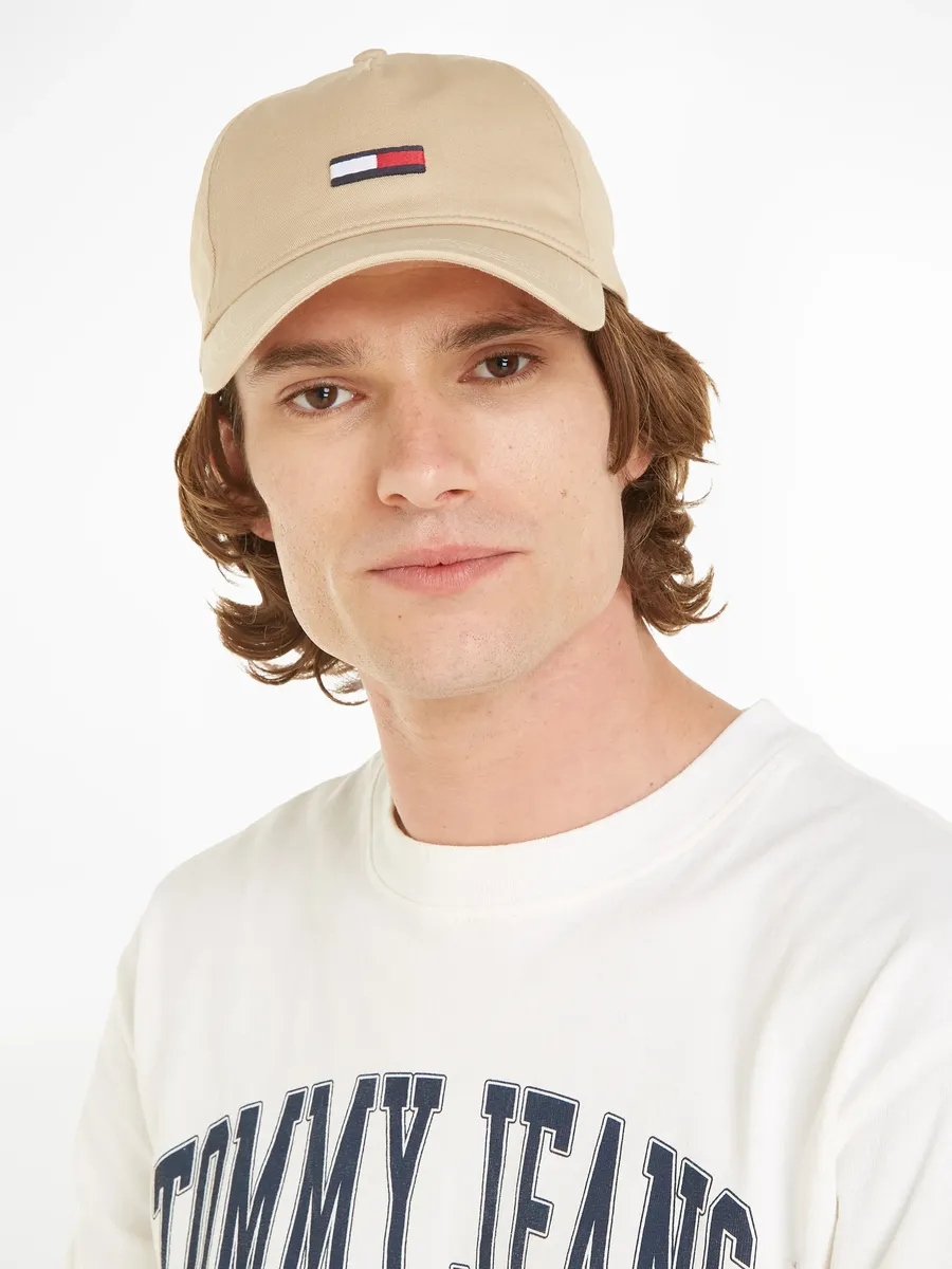 

Бейсбольная кепка Tommy Jeans "TJM ELONGATED FLAG CAP" с удлиненным флагом, коричневый