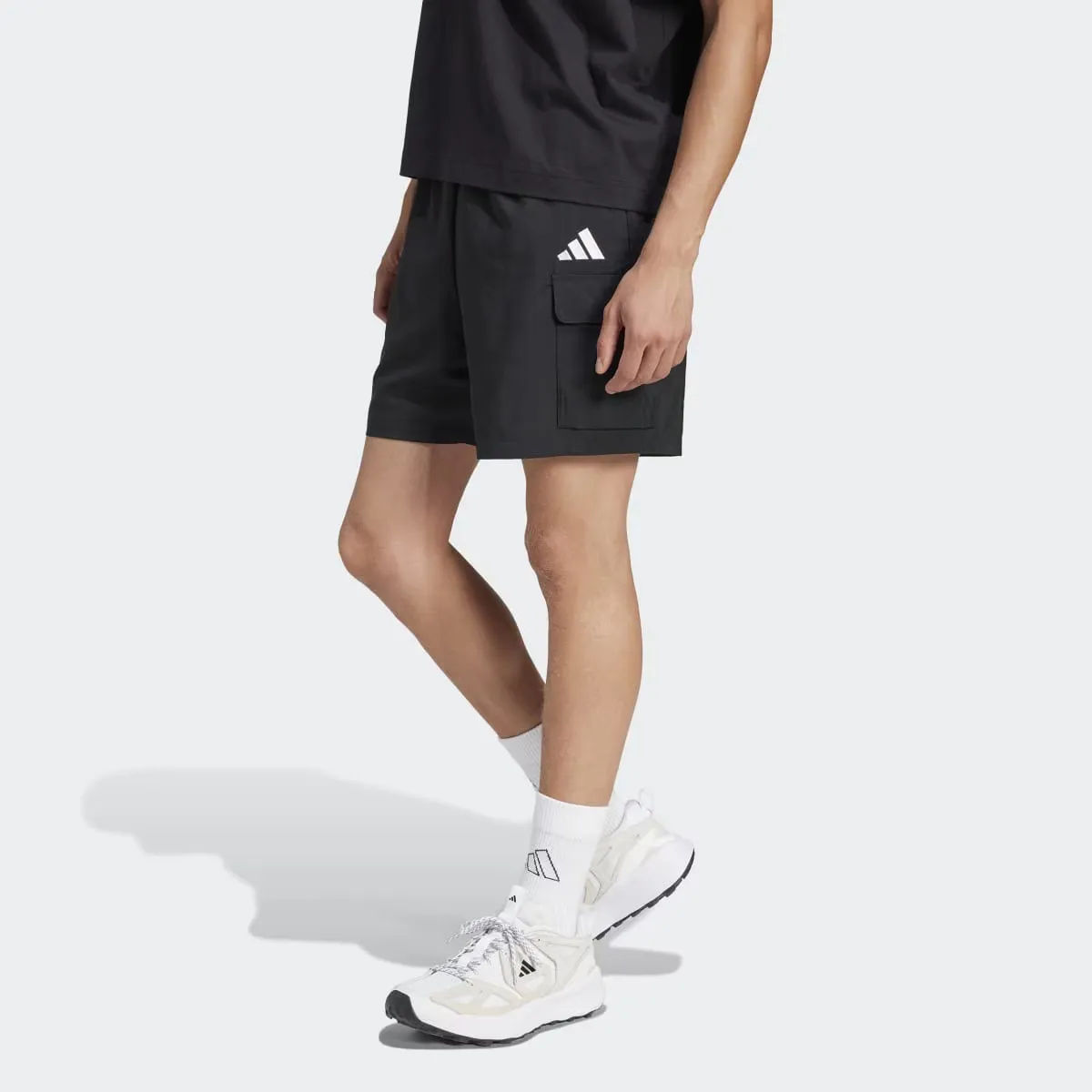 

Мужские шорты-карго Adidas Essentials с маленьким логотипом Chelsea, черный