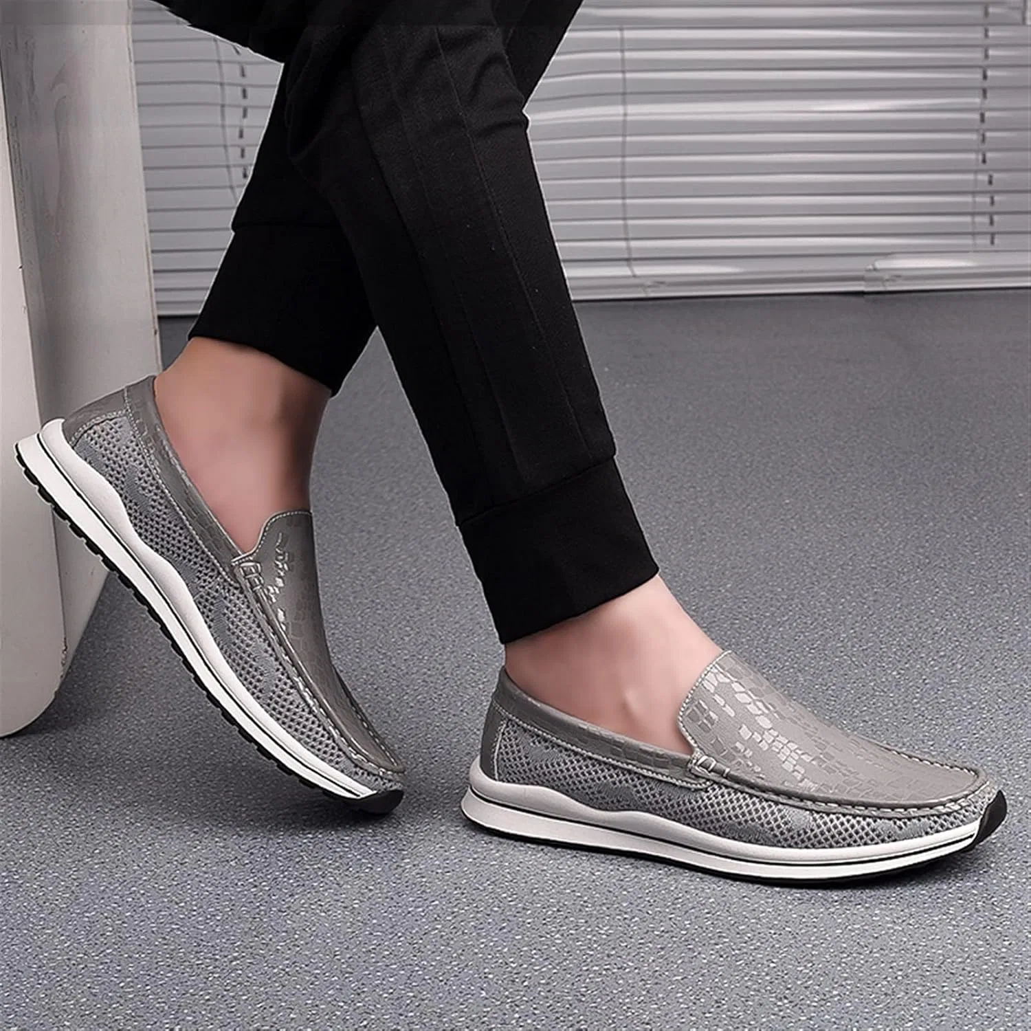 Лоферы мужские дышащие, Loafers for Men Round Toe Breathable Lightweight Driving Loafers Flat Heel Flexible Anti-Slip Classic Slip-ons, серый PUGHGAETZF — фото 4