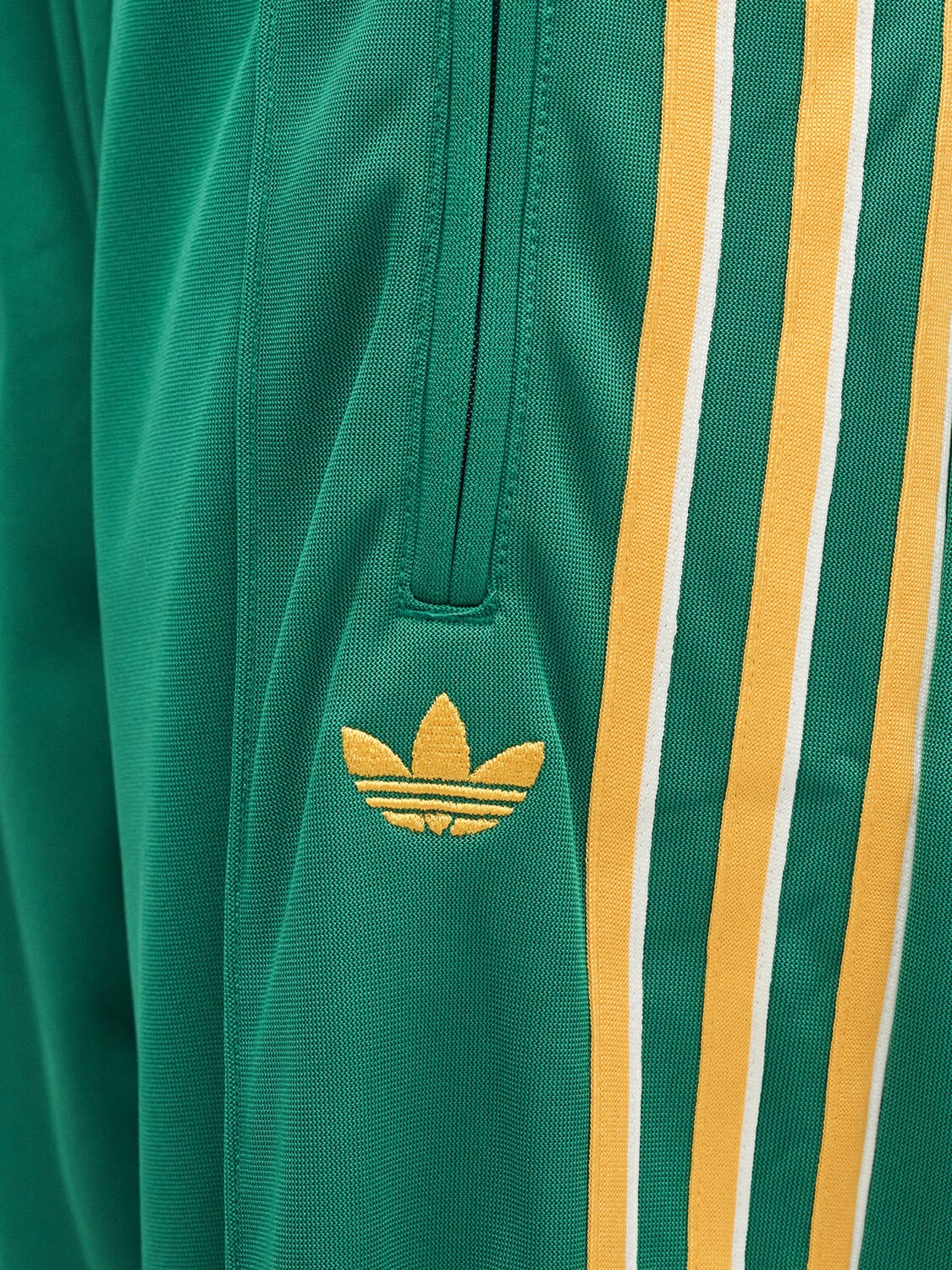 Adidas Originals Штаны свободного кроя 'FB' в зеленом цвете — фото 4