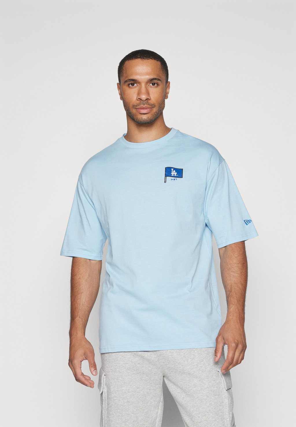 

Клубная одежда Mlb Los Angeles Dodgers Burger Graphic Tee New Era, синий