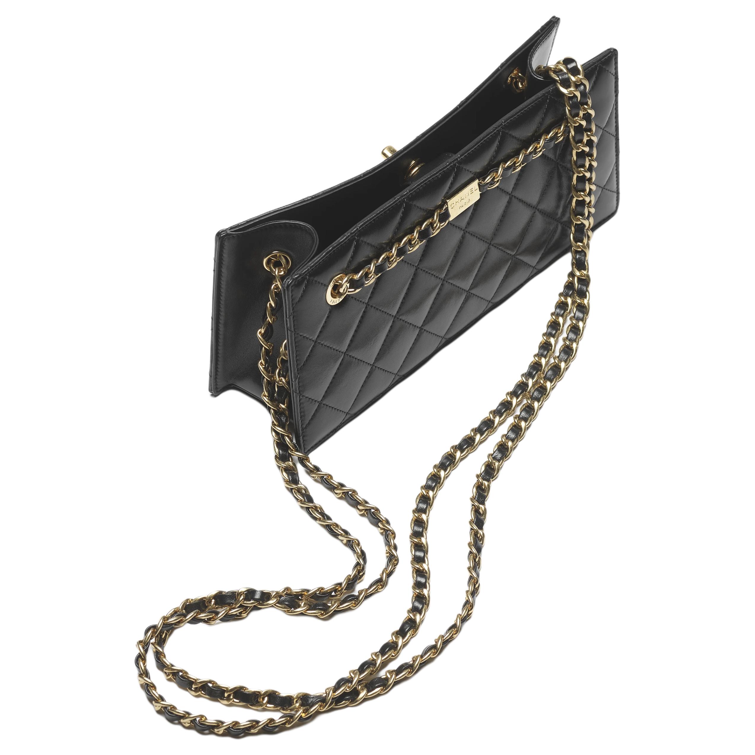 Женская черная клатч на одно плечо из ягненка CHANEL — фото 3