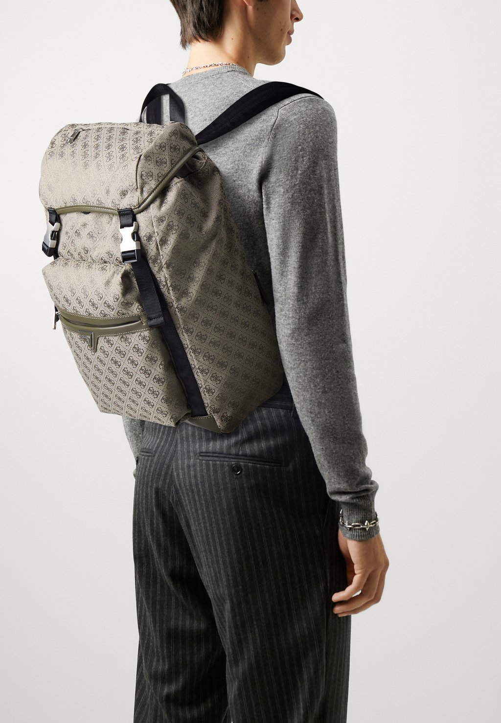 

Рюкзак Roma Flap Backpack Unisex Guess, зеленый