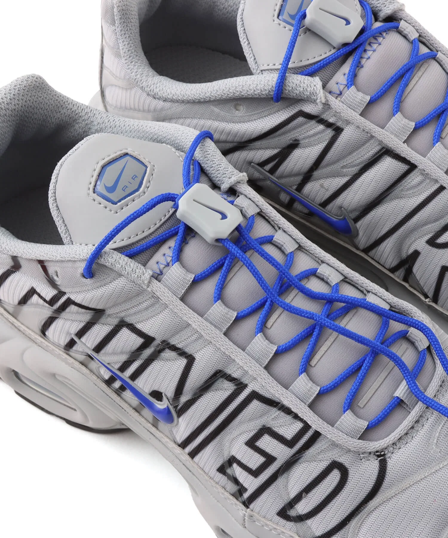 Унисекс кроссовки Nike Air Max Plus серые — фото 4