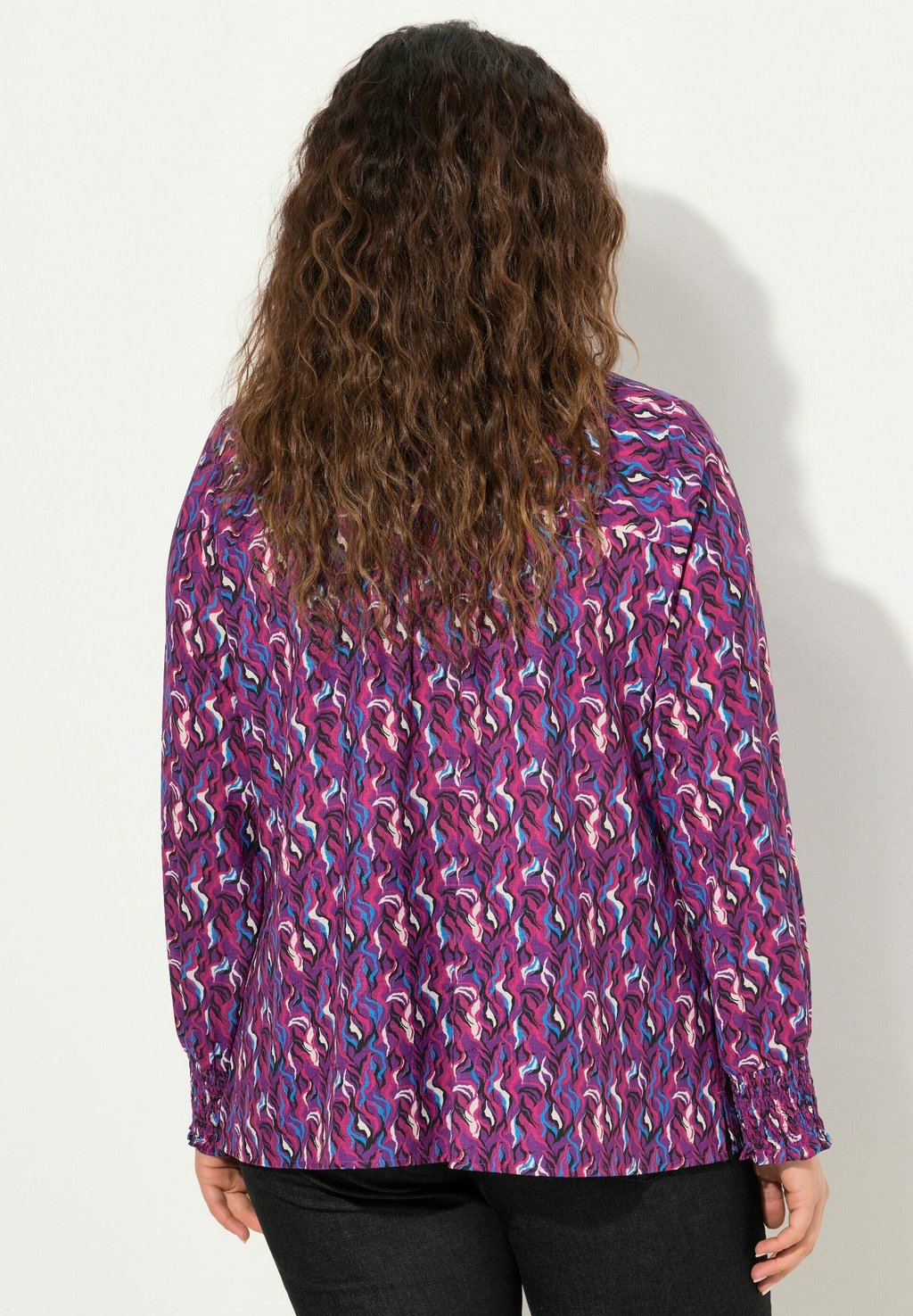 

Блузка на пуговицах SMOCKED DETAIL LONG SLEEVE Ulla Popken, фиолетовый