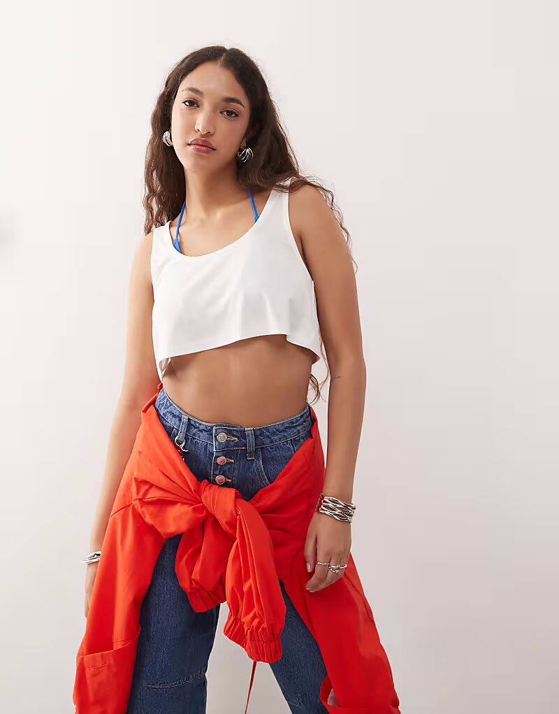 

Укороченный топ ASOS DESIGN с круглым вырезом белого цвета