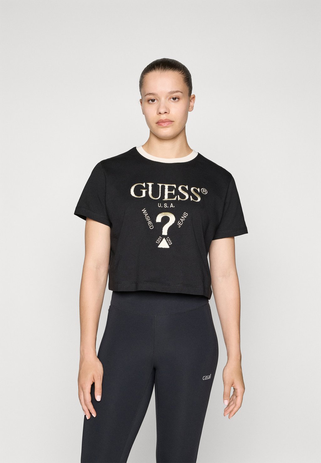 

Футболка с принтом FILANTA CROP TEE Guess, черный