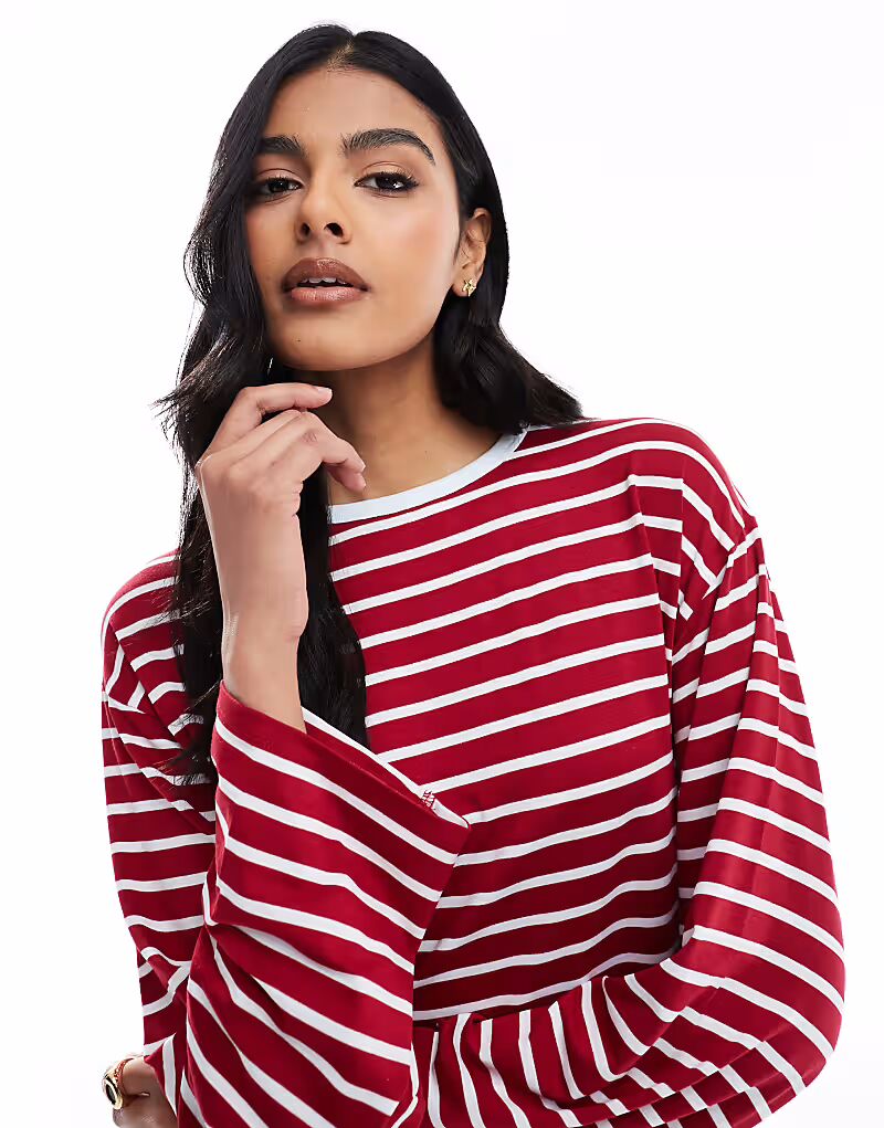 

Красный топ с длинными рукавами и контрастной отделкой горловины Asos Design