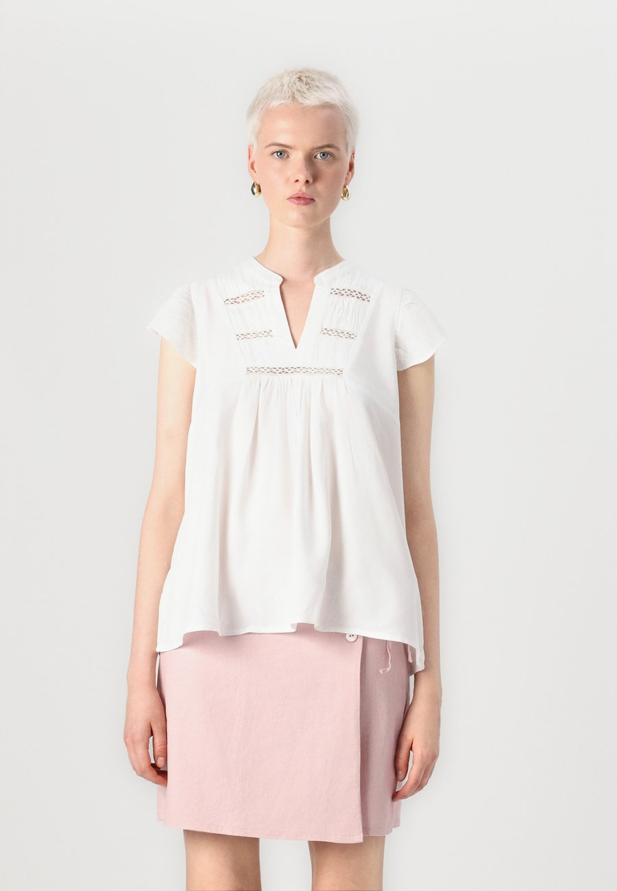 

Блуза VILA VIVISIA V NECK PLEATED, Cloud Dancer/Off-White