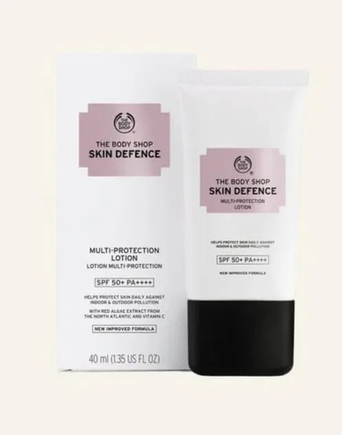 Легкая эссенция для защиты кожи «Skin Defence Multi-Protection Light Essence» SPF 50 PA+++ от THE BODY SHOP The Body Shop