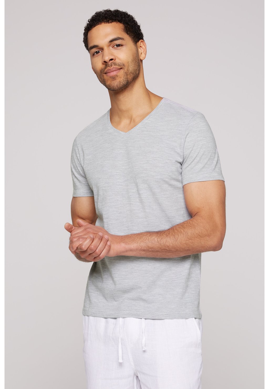 

Футболка с принтом STREIFEN MIT V-NECK Camp David, светло-серый