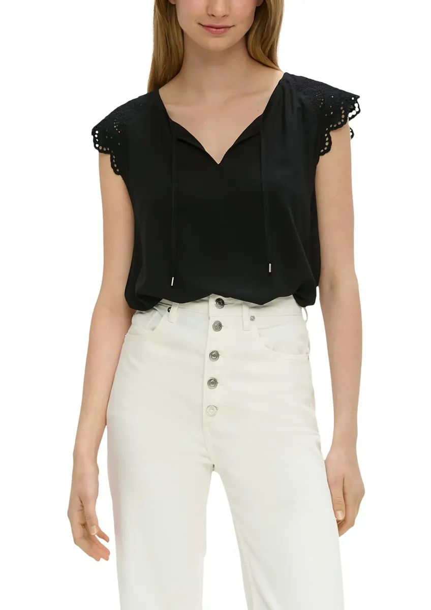 

Блузка-топ QS с кружевом Broderie Anglaise и вышивкой, черный