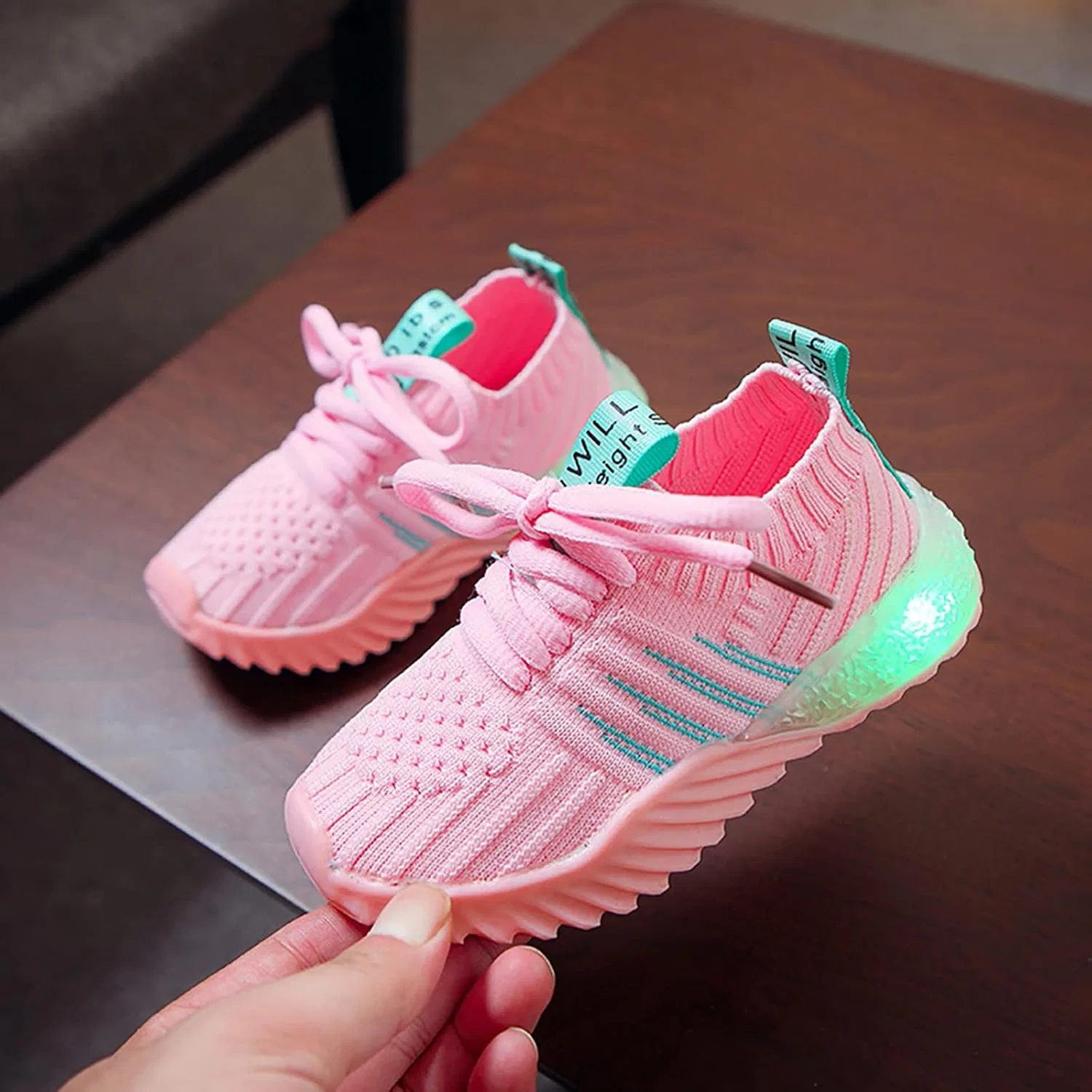 Детские кроссовки для бега со светящейся подошвой IWIHMIV, Pink — фото 4