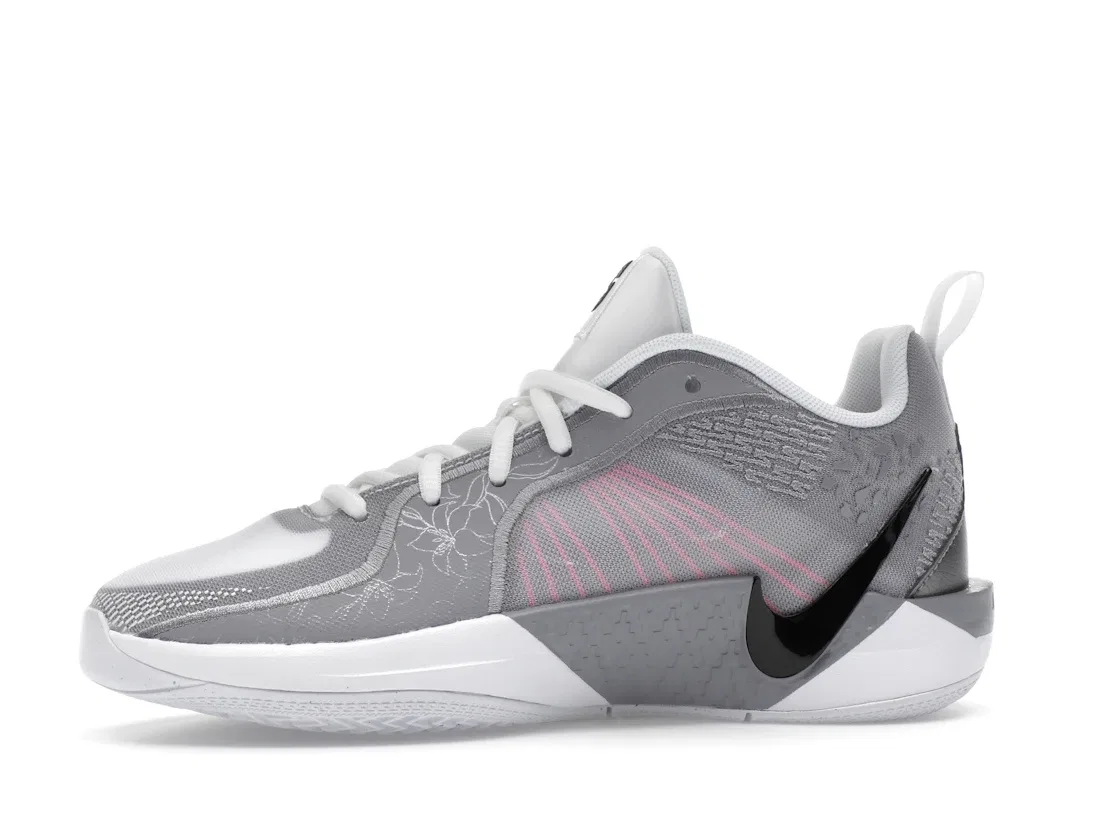 Детские кроссовки для девочек с цветочным принтом Nike Sabrina 2 Lily, White/Pinksicle/Cement Grey/Black — фото 3