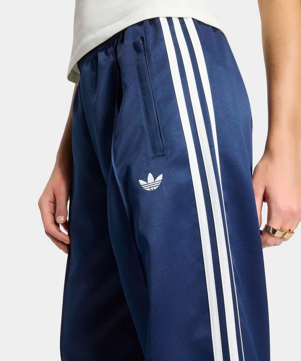 Женские свободные брюки из атласа с принтом Satin SST Loose Track Pant Adidas Originals, Blue — фото 3