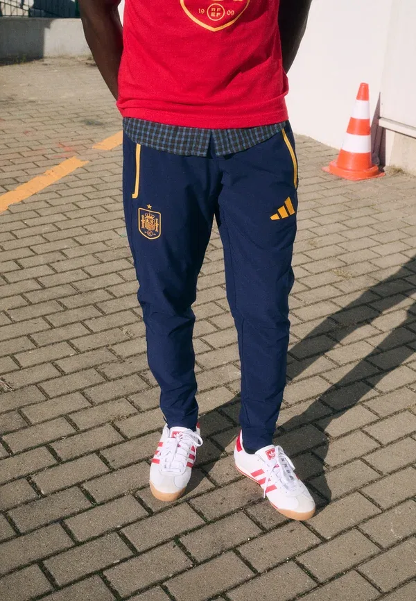 Футболка Spain tiro travel national team wear Adidas Performance, темно-синяя